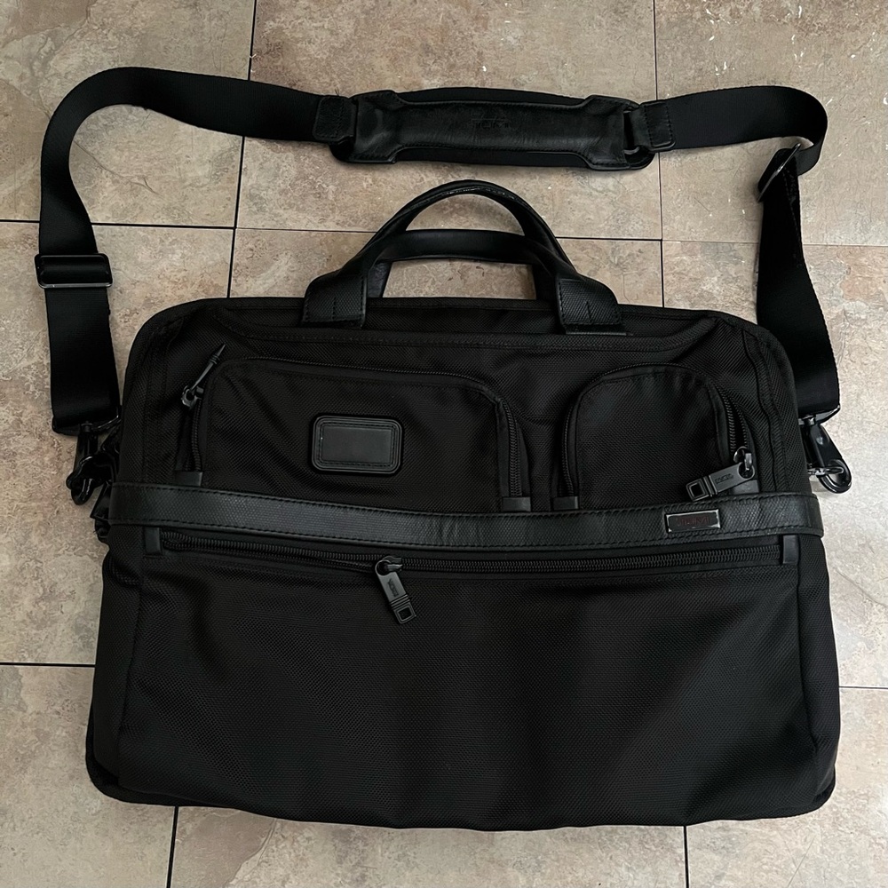 TUMI Business Bug